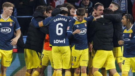 Los futbolistas del Espanyol celebra el gol de Kike García contra el Celta