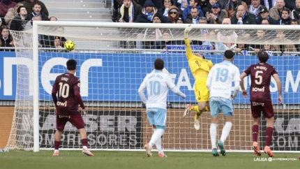 El golazo de Toni Moya de falta directa, que ponía por delante al Real Zaragoza