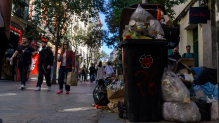 Basura acumulada en una calle de Madrid