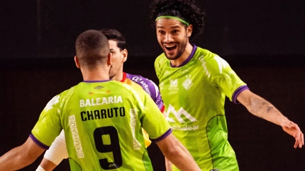 Lucao celebra uno de sus goles en Santa Coloma