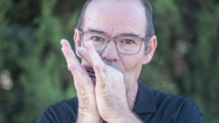 Quim Roca consigue el acorde más largo del mundo con una armónica