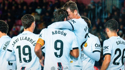 Los jugadores celebran uno de los goles en Los Pajaritos