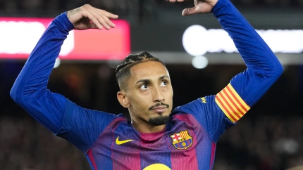 Raphinha celebra su gol, en el Barcelona - Atlético