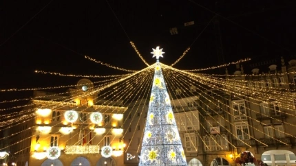 La Plaza Mayor con el árbol de Navidad en años anteriores
