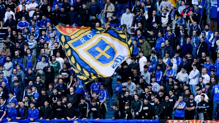 La afición del Oviedo en el Carlos Tartiere