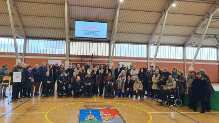 Foto de familia al término de la gala organizada por DIFAC coincidiendo con el Día de las Personas Discapacitadas
