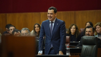 Moreno estalla contra Montero por la reapertura de Santana: "Viene a hacerse una foto sin poner un céntimo"