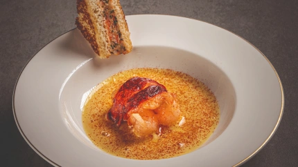 El emocionante Bogavante asado y sabayón al oloroso de El Portal de Echaurren, con dos Estrellas MICHELIN en Ezcaray (La Rioja).