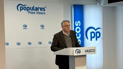 Javier de Andrés en la sede del partido en Vitoria