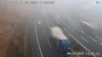 Un accidente complica la A-45, a su paso por Antequera y obliga a cortar la vía sentido Córdoba