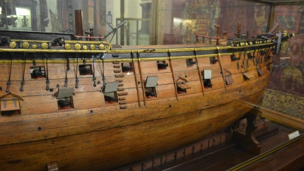 Modelo de navío de 68 cañones de 1782, similar al Glorioso.