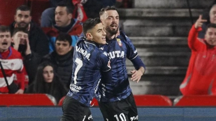 Los jugadores del Ceuta celebra el gol contra el Granada