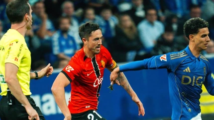 Raíllo en el partido en Oviedo