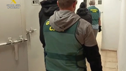 Dos fugitivos con 62 órdenes judiciales vivían ocultos en Torrevieja