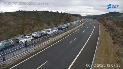 Retención de vehículos en el acceso a Sabiñánigo