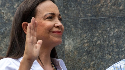 Jornada de oración por el candidato opositor Edmundo González y María Corina Machado en la Plaza Bolívar de Chacao