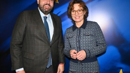 Fernando López Miras y la comisaria europea Jessika Rosswall