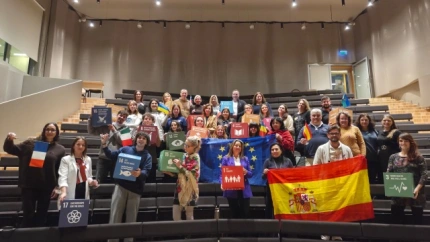 Representantes de los países socios durante la conferencia final del proyecto en Saldus, Letonia
