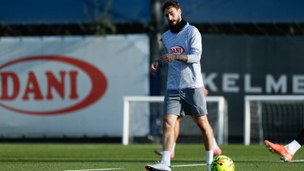 Fernando Calero en acción durante el entrenamiento de hoy del Espanyol.