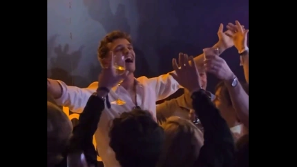 Lando Norris canta el We Are The Champions tras ganar el Mundial de Fórmula 1.