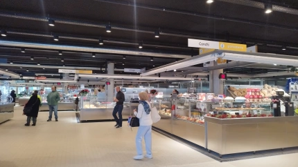 Así es el interior del nuevo mercado de Monte Alto (A Coruña)