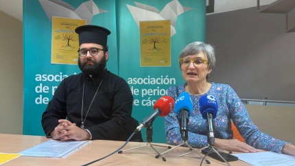 Teofan Ursachi es sacerdote de la Parroquia Ortodoxa Rumana de Plasencia y Cáceres, y María José Sánchez García, la delegada de Relaciones Interconfesionales de la Diócesis de Coria-Cáceres