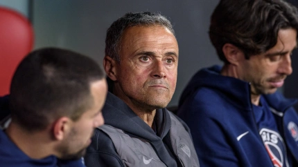 Luis Enrique, en el banquillo de San Mamés durante el partido entre el Athletic y el PSG.