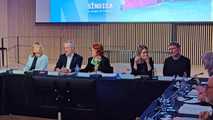 Moret, Collboni, Giménez-Salinas, Martínez Bravo y Trabado en la mesa de este juevesLa Síndica de Greuges, Esther Giménez-Salinas, ha defendido este jueves un "acuerdo de país" en Catalunya contra el sinhogarismo, trabajando conjuntamente entre Generalitat, ayuntamientos y entidades locales para dar una respuesta de carácter unitario.CATALUÑA ESPAÑA EUROPA BARCELONA SOCIEDAD