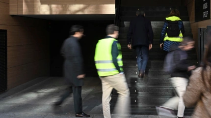 La Unidad Central Operativa (UCO) de la Guardia Civil se ha personado este jueves en las sedes de las empresas públicas SEPI, Sepides, Enusa y Mercasa para requerir documentación relacionada con la operación en la que ha sido detenido el expresidente del grupo público Vicente Fernández