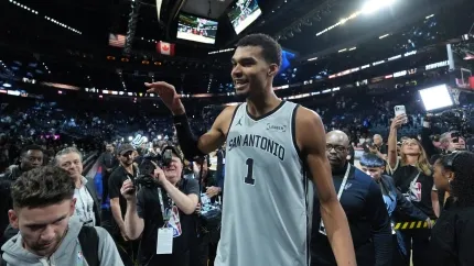 Wembanyama lideró la sorprendente victoria de los Spurs ante los todopoderosos Thunder.
