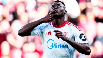 El delantero nigeriano marcó el primer gol del partido en el Sánchez Pizjuán.