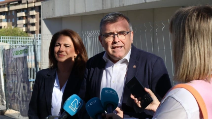 El subdelegado del Gobierno en Granada, José Antonio Montilla, atiende a los medios