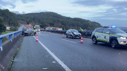 Imagen del accidente registrado en la AG-11 en Boiro