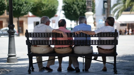 Imagen de recurso de cuatro hombres en un banco