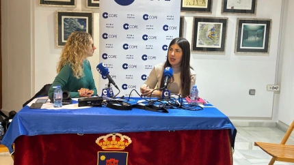 Entrevista en COPE, desde el Castillo de Santa Ana, a la concejal de Turismo de Roquetas, Amalia López