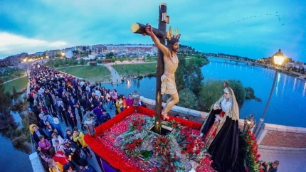 Paso del Calvario de la Angustia por el Puente de Palmas