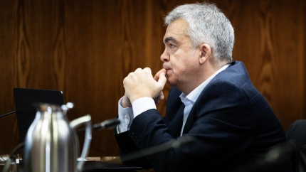 El ex secretario de Organización del PSOE Santos Cerdán comparece ante la Comisión de Investigación del ‘caso Koldo’, en el Senado, a 17 de diciembre de 2025, en Madrid (España).