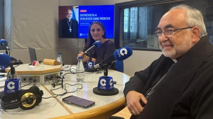 Jesús Sanz Montes, Arzobispo de Oviedo, en los estudios de COPE, con Inmaculada Rivas