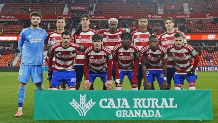 Equipo titular del Granada frente al Albacete