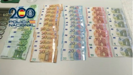 Un gesto ejemplar en Ponferrada (León): encuentra casi 5.000 euros en la calle y los devuelve a su dueño