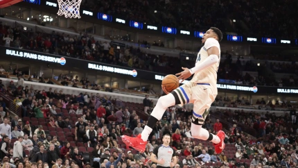 Giannis Antetokounmpo realiza el mate de la discordia.