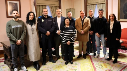 Miguel Fernández preside la toma de posesión de cinco nuevos efectivos que reforzarán la Policía Local de Lugo