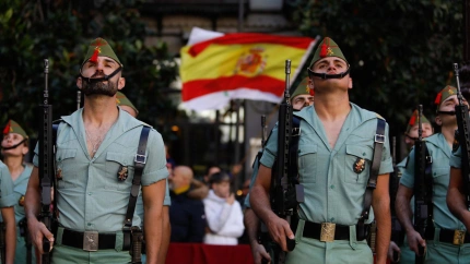 La Legión desfila durante la celebración del día de la Toma