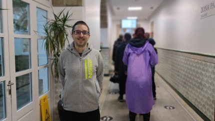 César Rúa lleva 20 años trabajando en la oficina del Peregrino