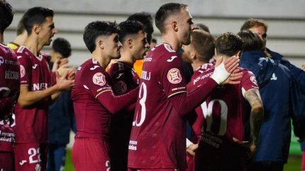 El Real Murcia camina con paso firme