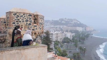 Los Reyes Magos se refugian en el Castillo de San Miguel y trasladan la cabalgata de Almuñécar a la mañana del martes