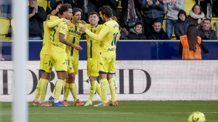 Los jugadores del Villarreal celebran su gol contra el Alavés