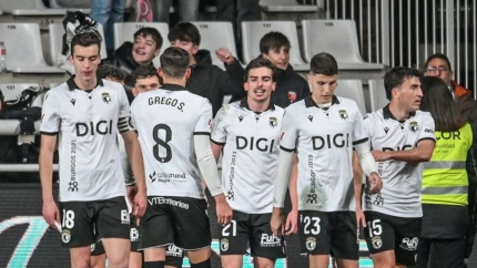 Íñigo Córdoba celebra el gol del Burgos contra el Eibar
