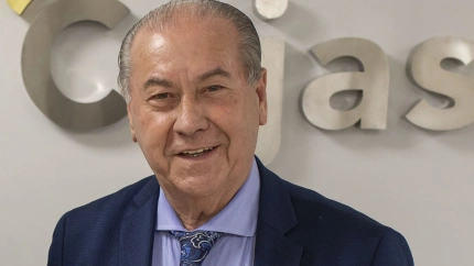 (Foto de ARCHIVO)El presidente de la Fundación Cajasol, Antonio Pulido Gutiérrez (izquierda), y el presidente del Consejo de Hermandades y Cofradías de Huelva, Antonio González.REMITIDA / HANDOUT por FUNDACIÓN CAJASOLFotografía remitida a medios de comunicación exclusivamente para ilustrar la noticia a la que hace referencia la imagen, y citando la procedencia de la imagen en la firma22/3/2024