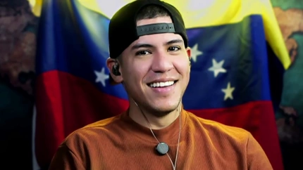 La canción viral de Kilómetro, el influencer que tuvo que huir de Venezuela: "Se está convirtiendo en un himno"